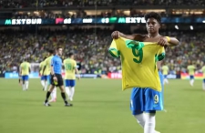 Endrick decide no fim, e Brasil vence México em amistoso nos EUA