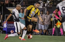 Corinthians é bombardeado pelo Novorizontino, joga mal, mas arranca vitória fora de casa