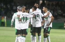 Coritiba goleia o Rio Branco-PR e fica perto da vaga nas quartas de final do Paranaense